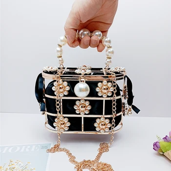 Французская нишевая дизайнерская сумка с цветочным жемчугом для женщин 2023, новая универсальная металлическая выдолбленная сумка для ужина в иностранном стиле
